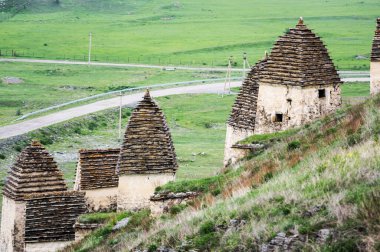 Dargavs Köyü, Kuzey Osetya, Rusya 'da Antik Alanya nekropolü (Ölüler Şehri)