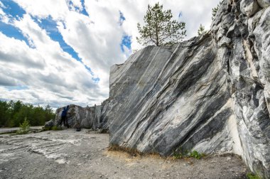 Ruskeala dağ parkındaki İtalyan mermer ocağı, Karelia, Rusya
