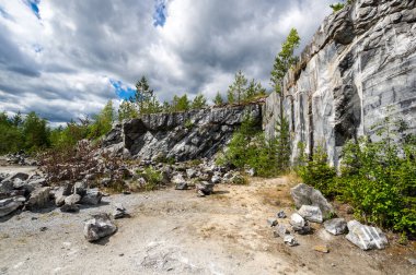 Ruskeala dağ parkındaki İtalyan mermer ocağı, Karelia, Rusya
