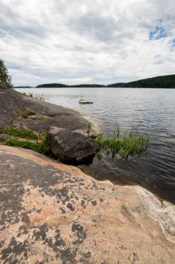 Rusya 'nın Karelia Cumhuriyeti' ndeki göl manzarası