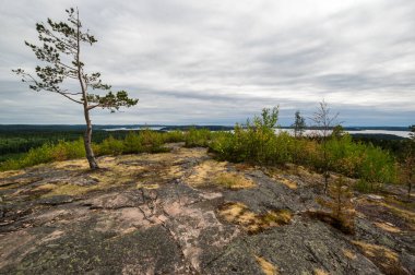 Karelia, Rusya 'daki Hiidenvuori Dağı' ndan görüntü