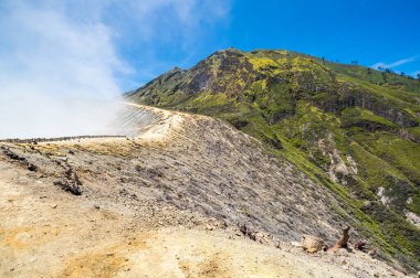 Doğu Java, Endonezya 'daki Ijen volkanının yamacı