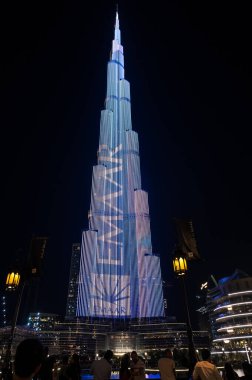 DUBAI, BİRLİK ARAB EMIRATES - 08 Aralık 2018: Dubai 'deki Burj Halife ve Dubai Alışveriş Merkezi, Birleşik Arap Emirlikleri