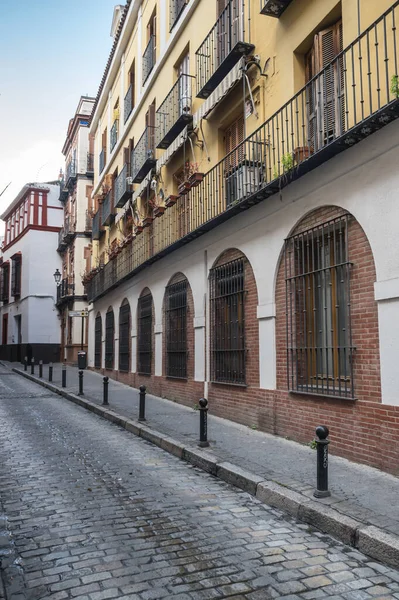 Utsikt Över Gatan Den Historiska Stadskärnan Sevilla Ett Stort Turistcentrum — Stockfoto