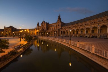 Plaza de Espana (Türkçe: 