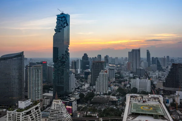 バンコク 2017年1月20日 バンコクのシーロム サッソン中央ビジネス地区にある複合超高層ビル Mahanakhon タイで最も高いビル の眺め — ストック写真