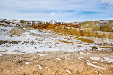 Altay dağlarının kışın manzarası, Sibirya, Rusya