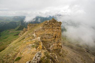 Rusya 'nın Karachay-Çerkesya Cumhuriyeti' ndeki Bermamyt Platosu 'nun panoramik manzarası