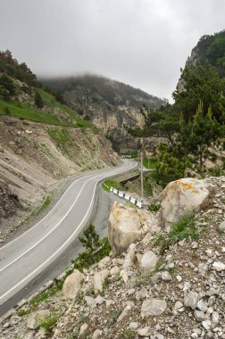 Kuzey Osetya-Alanya 'daki Kurtatin Vadisi, Rusya' nın Kuzey Kafkasya bölgesi.