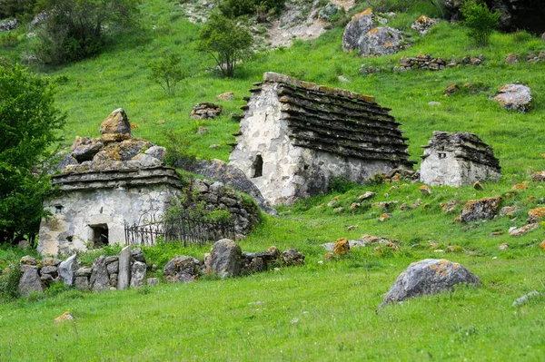 Kuzey Osetya, Rusya 'daki Dzivgis köyünde antik Alanian nekropolü