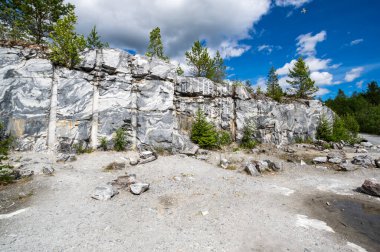 Ruskeala dağ parkındaki İtalyan mermer ocağı, Karelia, Rusya