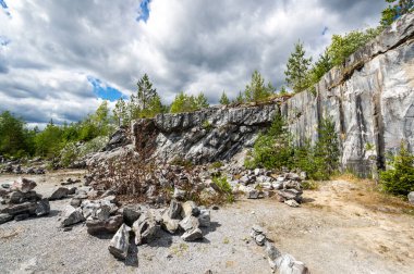 Ruskeala dağ parkındaki İtalyan mermer ocağı, Karelia, Rusya