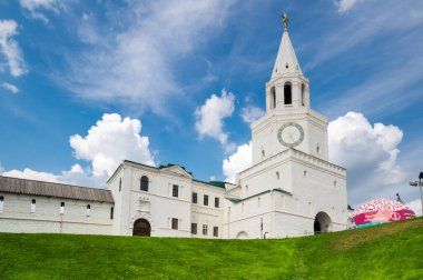 Kazan Kremlin, Tataristan, Rusya 'nın ana girişi olan Spasskaya Kulesi (Kurtarıcının Kulesi) manzarası