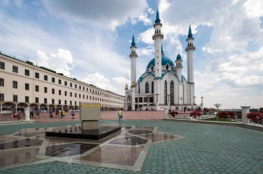 KAZAN, RUSSIA - 15 Temmuz 2018: Rusya 'nın en büyük camilerinden biri olan Kul Şerif Camii, Kazan, Tataristan Cumhuriyeti