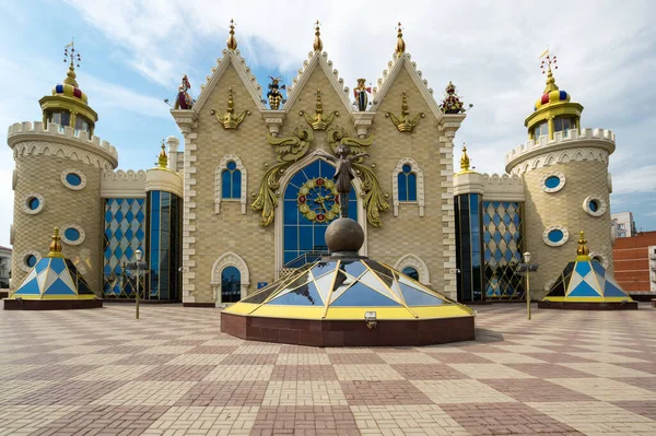 俄罗斯鞑靼斯坦共和国首都喀山鞑靼国家木偶剧场的景观 — 图库照片
