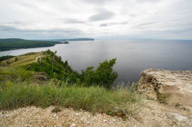 Rusya Samara bölgesindeki Zhiguli dağlarının panoramik manzarası