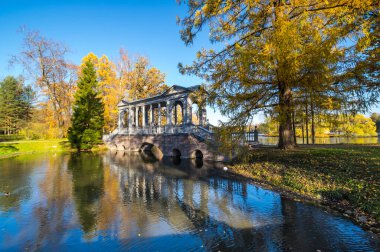 Tsarskoye Selo 'daki şehir parkı manzarası (Puşkin), Saint- Petersburg, Rusya