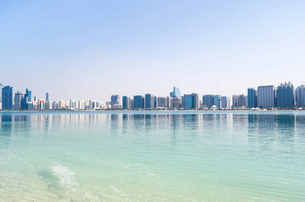 Vista Dei Grattacieli Nel Centro Abu Dhabi Emirati Arabi Uniti — Foto Stock