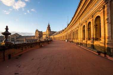 Plaza de Espana (Türkçe: 