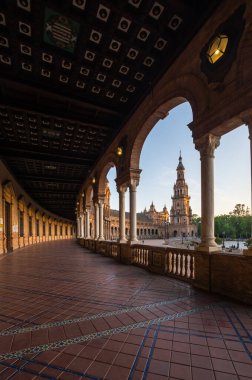 Plaza de Espana (Türkçe: 