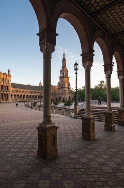 Plaza de Espana (Türkçe: 