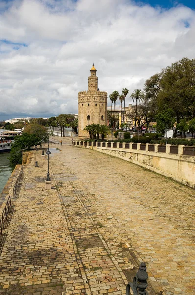 Seville Spanien April 2019 Torre Del Oro Historiskt Kalkstenstorn Guld — Stockfoto