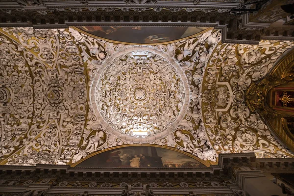 Интерьер Церкви Историческом Центре Севильи Крупном Туристическом Центре Испании — стоковое фото