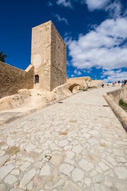 Santa Barbara Kalesi, İspanya 'nın Alicante şehrinde bir kaledir.