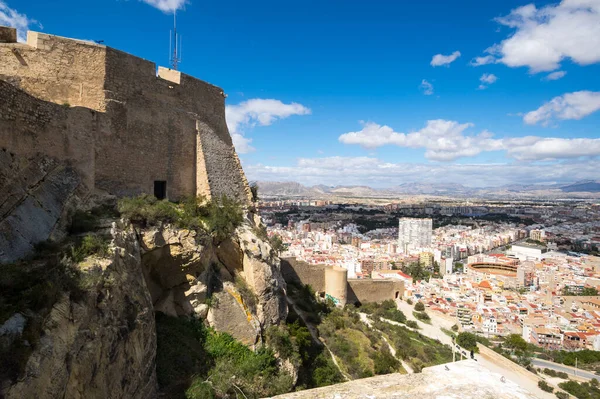 西班牙圣巴巴拉城堡的阿利坎特全景 — 图库照片