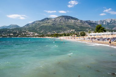 Karadağ 'ın güneyinde kıyı kenti ve liman kenti olan Bar' da Adriyatik Denizi manzarası