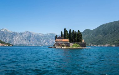 Perast, Kotor Körfezi yakınlarındaki Saint George Adası, Karadağ