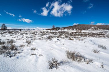 Altay 'daki Ulagan Dağları' nın kışın manzarası, Sibirya, Rusya