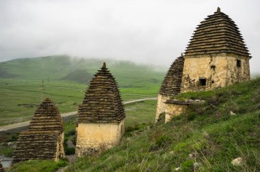 Dargavs Köyü, Kuzey Osetya, Rusya 'da Antik Alanya nekropolü (Ölüler Şehri)