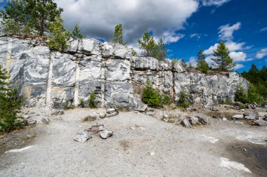 Ruskeala dağ parkındaki İtalyan mermer ocağı, Karelia, Rusya