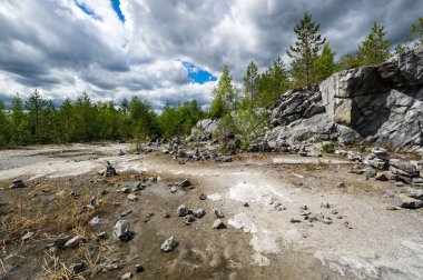 Ruskeala dağ parkındaki İtalyan mermer ocağı, Karelia, Rusya