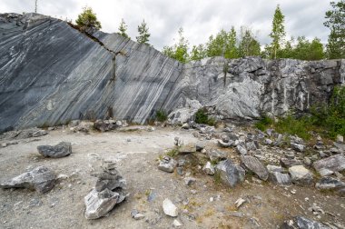 Ruskeala dağ parkındaki İtalyan mermer ocağı, Karelia, Rusya