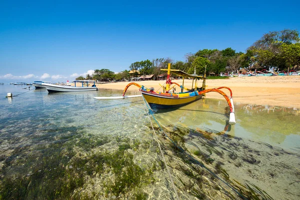 Hint Okyanusu kıyıları tatil beldesi Bali, Endonezya Sanur