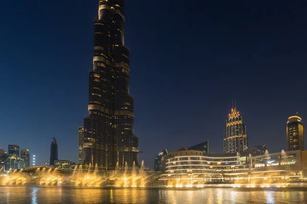 Эмиратес Декабря 2018 Дубайский Фоунтейн Система Фоунтейна Расположенная Озере Бурдж — стоковое фото