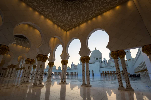 Великая Мечеть Шейха Зайеда Абу Даби Столице Объединенных Арабских Эмиратов — стоковое фото