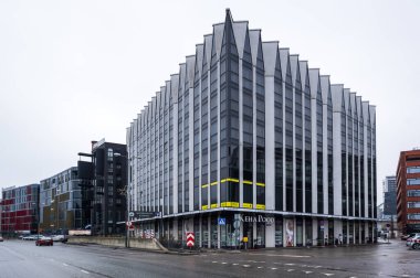 TALLINN, ESTONIA - 24 Şubat 2019: Tallinn, Estonya 'nın Rotermann bölgesinde modern mimari