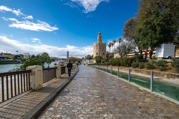 Seville Spanien April 2019 Utsikt Över Floden Guadalkivir Och Torre — Stockfoto