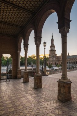 Plaza de Espana (Türkçe: 