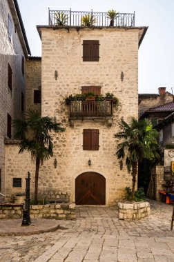 Karadağ 'ın Eski Kotor kentindeki cadde manzarası