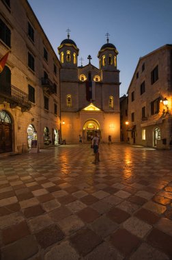 KOTOR, MONTENEGRO - 30 Haziran 2019: Saint Nicholas Kilisesi, Karadağ 'ın Kotor kentindeki bir Sırp Ortodoks kilisesidir.