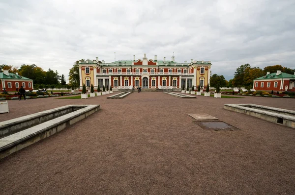 Palácio Kadriorg Foi Construído Pelo Czar Pedro Magno Século Xviii — Fotografia de Stock
