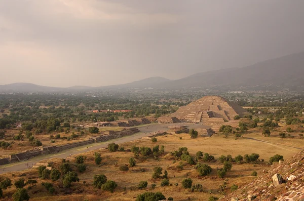 Teotihuacan piramitleri — Stok fotoğraf