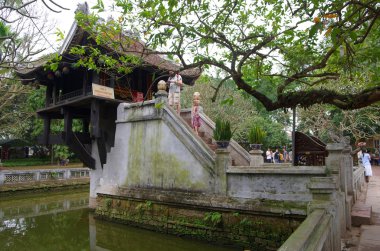 bir ayağı pagoda