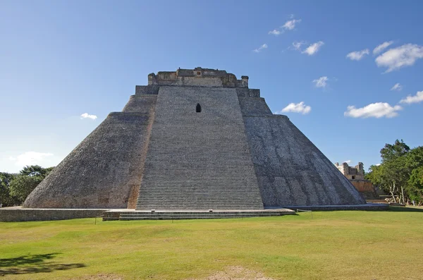 Pirámide en Uxmal — Foto de Stock