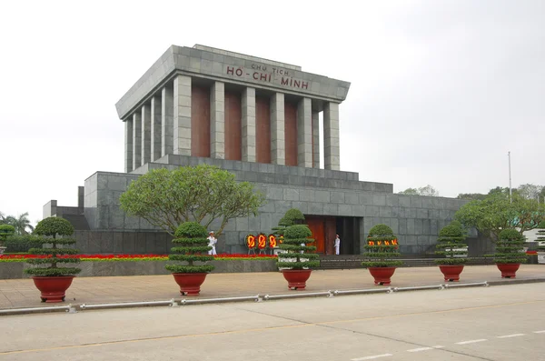 Ho-Chi-Minh-Mausoleum in Hanoi, Vietnam — Stockfoto