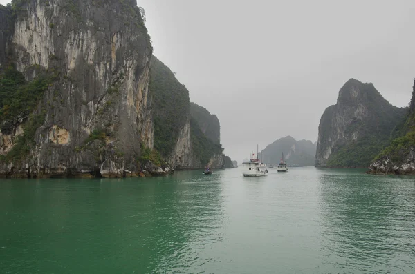 Halong bay — Stockfoto